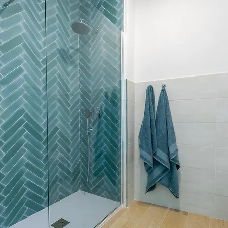 Delphis Гостевой дом Пула