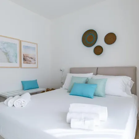 Delphis Guest house *